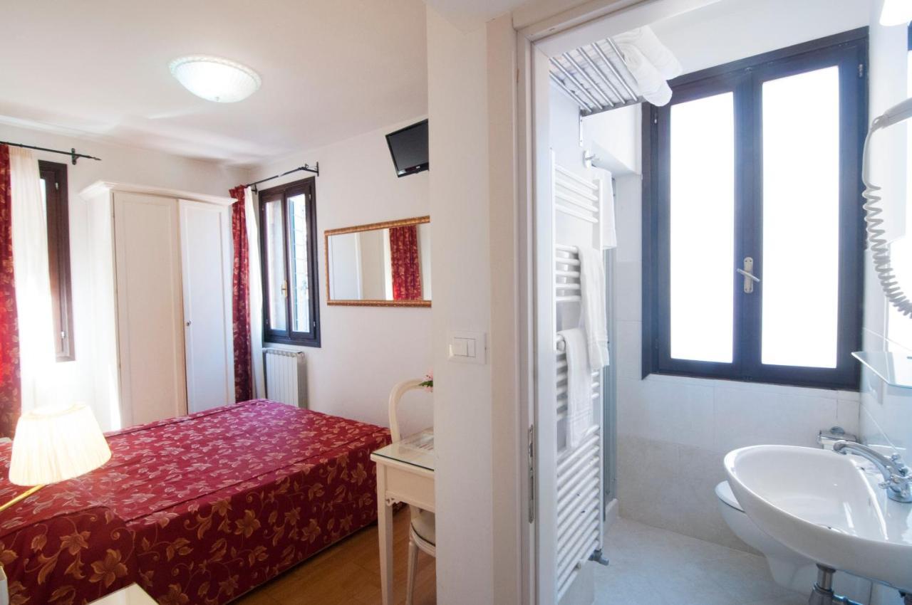 Albergo Ai Tolentini Венеция Экстерьер фото