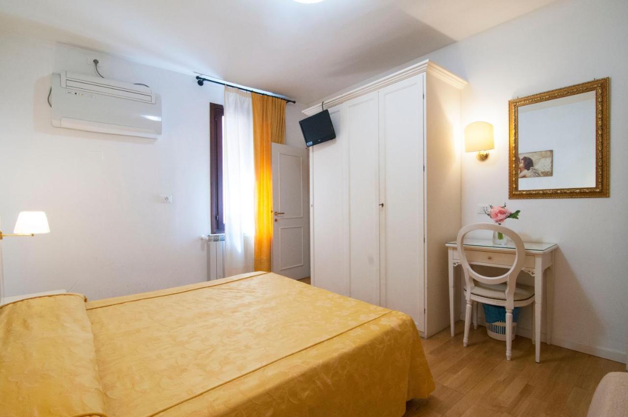 Albergo Ai Tolentini Венеция Экстерьер фото