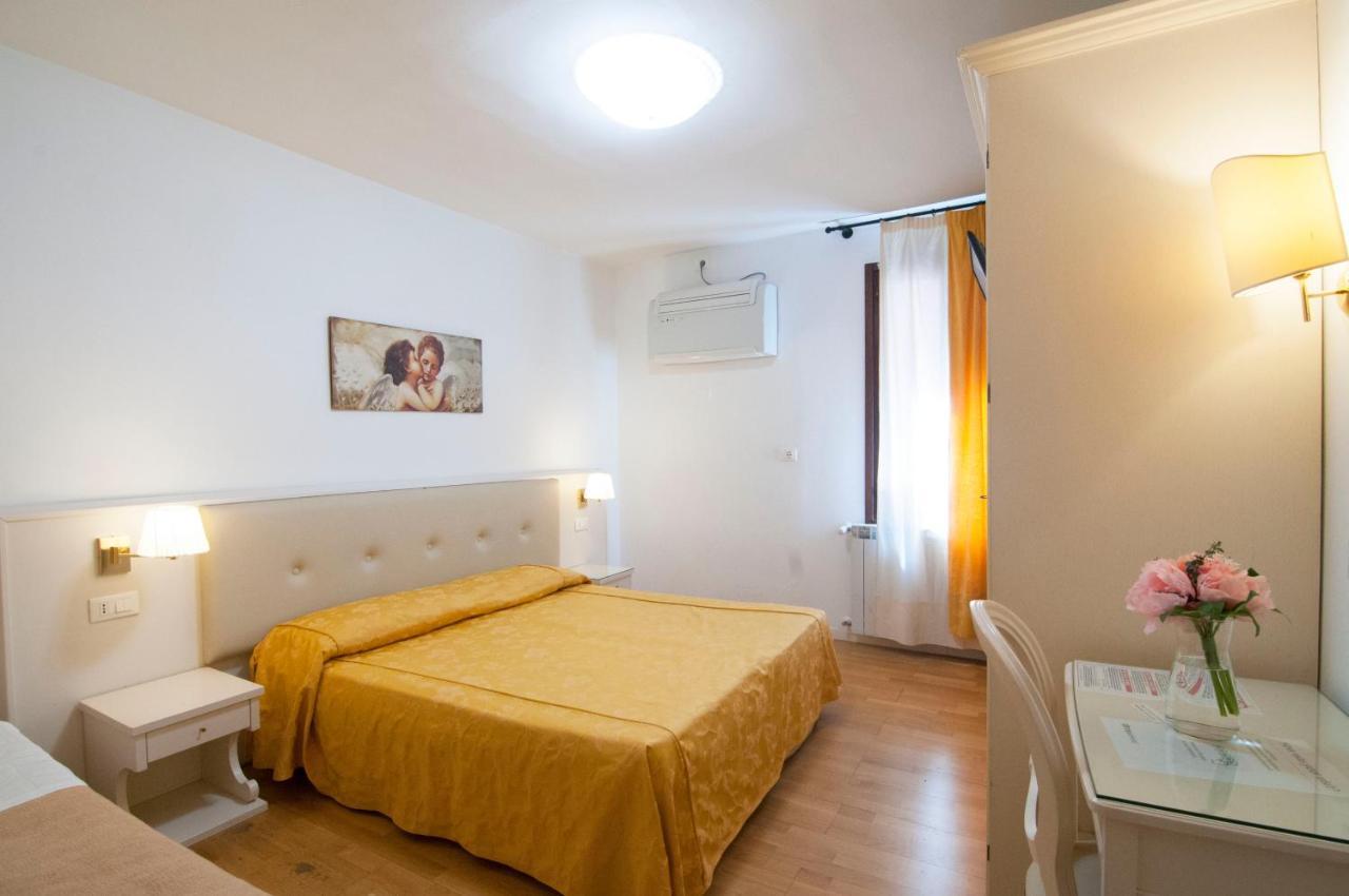 Albergo Ai Tolentini Венеция Экстерьер фото