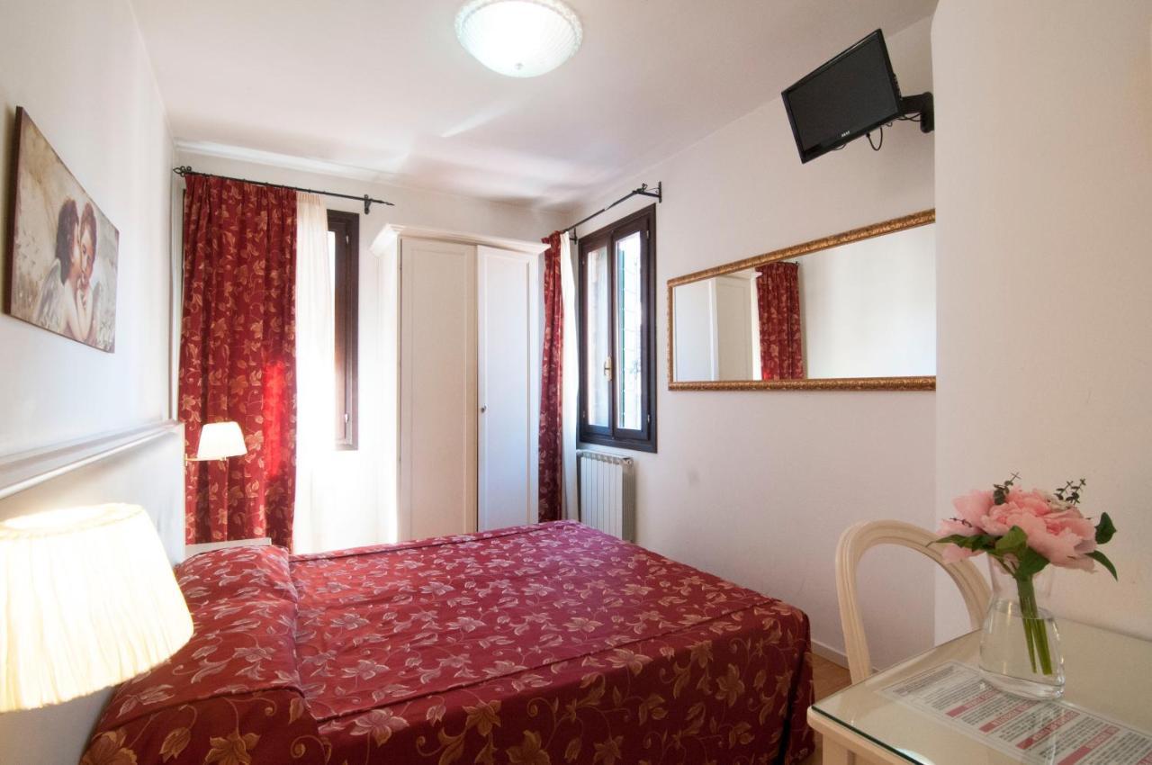 Albergo Ai Tolentini Венеция Экстерьер фото
