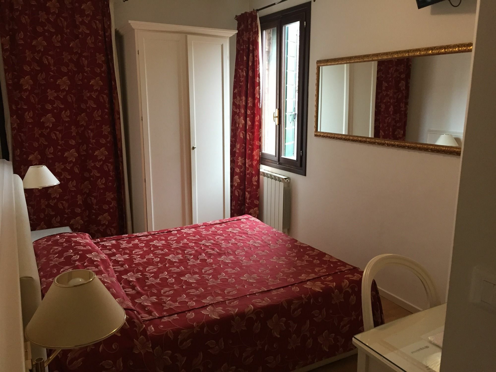 Albergo Ai Tolentini Венеция Экстерьер фото