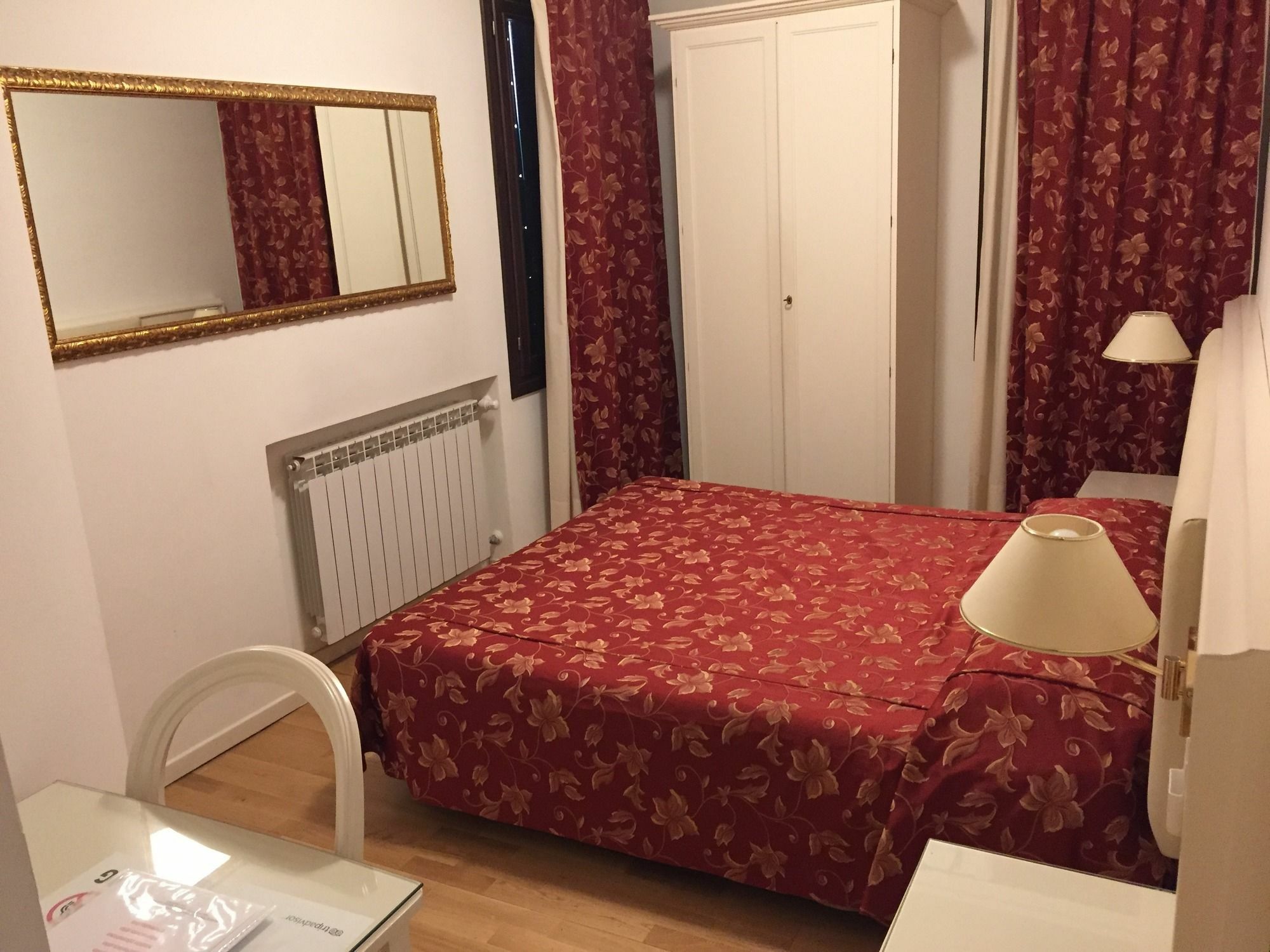 Albergo Ai Tolentini Венеция Экстерьер фото
