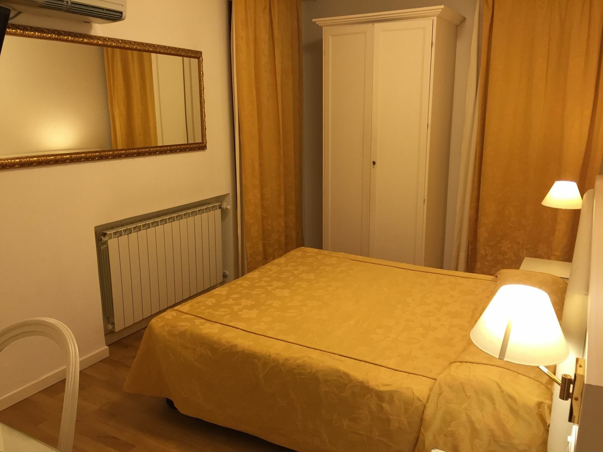 Albergo Ai Tolentini Венеция Экстерьер фото